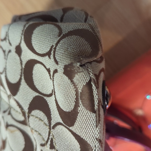 Stylish Coach Pink and Tan Women's Bag - Picture 4 of 8